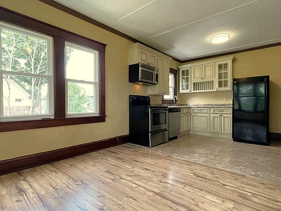 Living Room/ Kitchen
