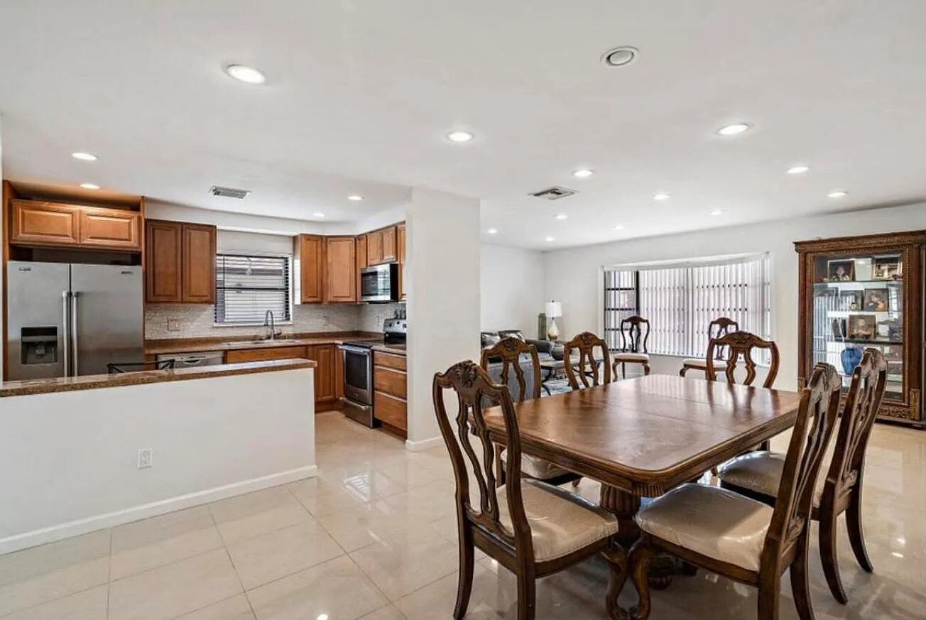 2 bed, 2.0 bath, 1395 sqft, $2,400 — Photo 4