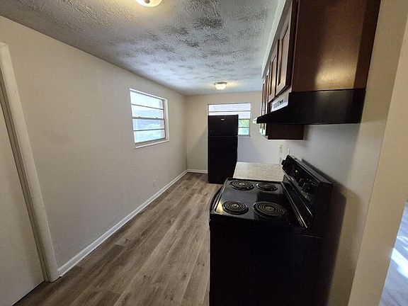 5th image of 3410 Nancy St