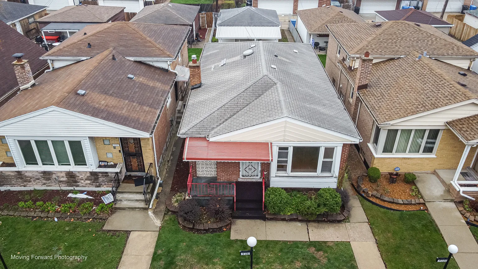 9726 S La Salle St photo 1