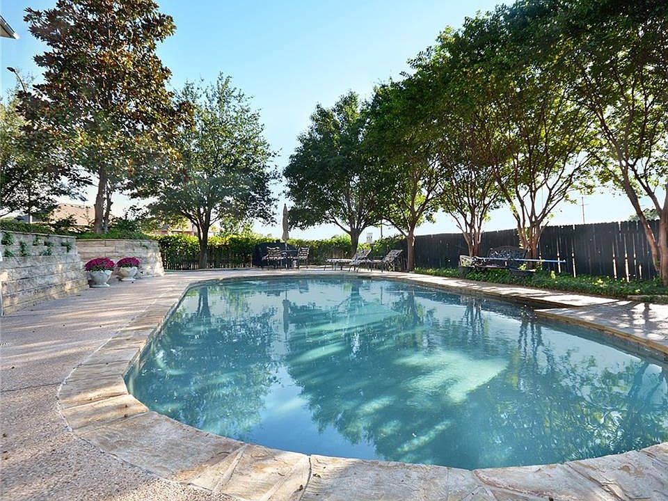 1st image of 2208 Olivia Ln