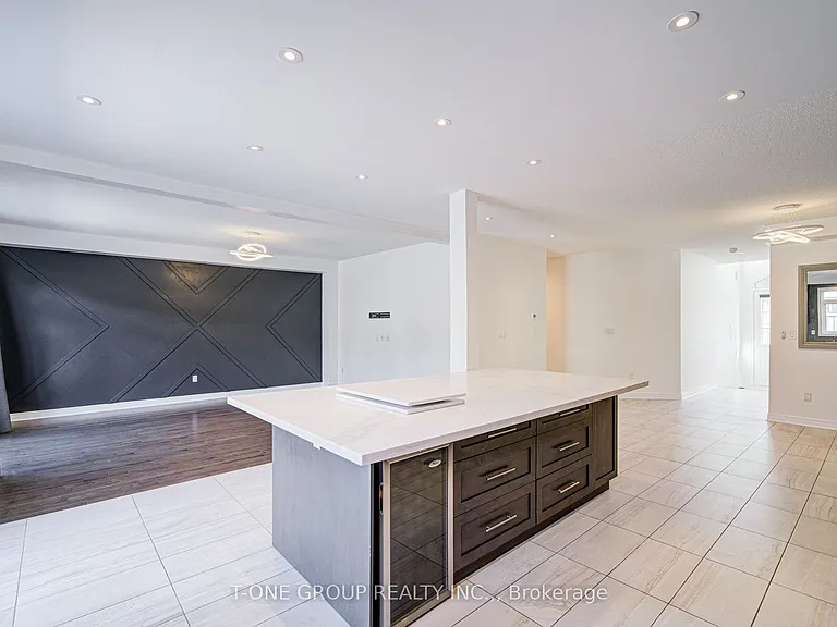 60 Lewis Ave — Photo 17