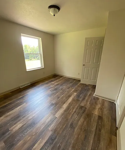 213-215 Old Brick Rd — Photo 17
