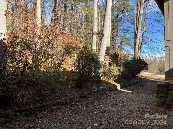 49 Lake Dr APT M3, Hendersonville, NC 28739