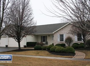 1163 Oxford Cir, Sycamore, IL 60178