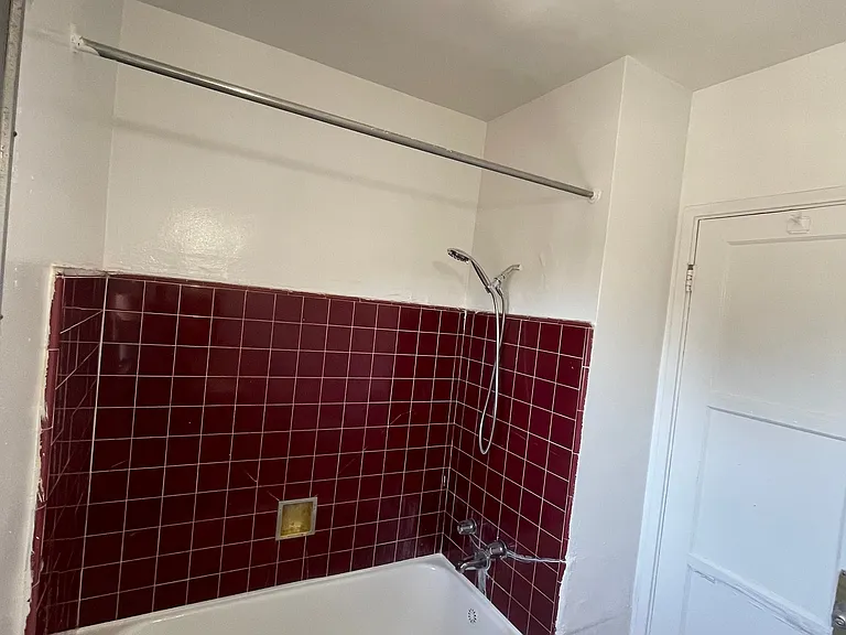 Riverside Townhouse Apartments — Photo 10
