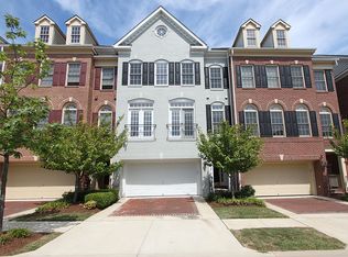 217 Oak Knoll Ter, Rockville, MD