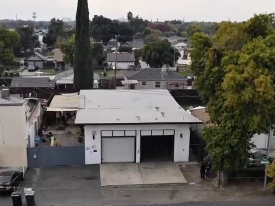 1st image of 129 Phoenix Ave