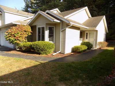 599 Highwood Circle, Albany, NY, 12203