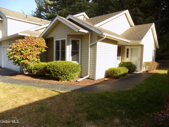 599 Highwood Circle, Albany, NY 12203