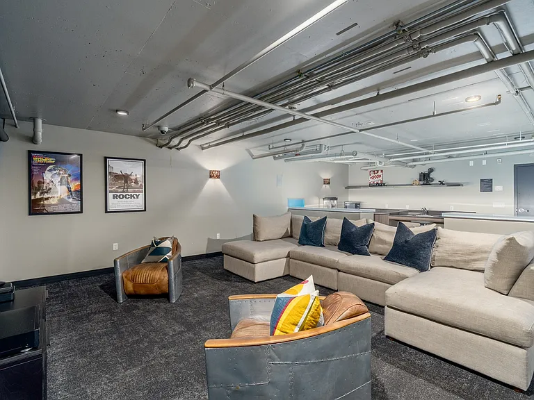 Youngstown Flats — Photo 19