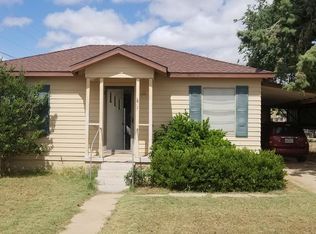 807 NW 8th St, Seminole, TX 79360