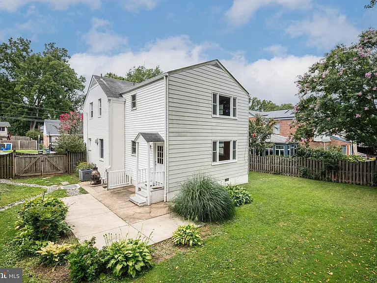 9315 Linden Ave — Photo 19