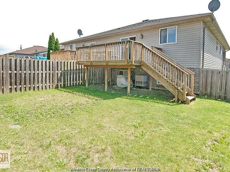 1526 Highnoon Dr — Photo 16