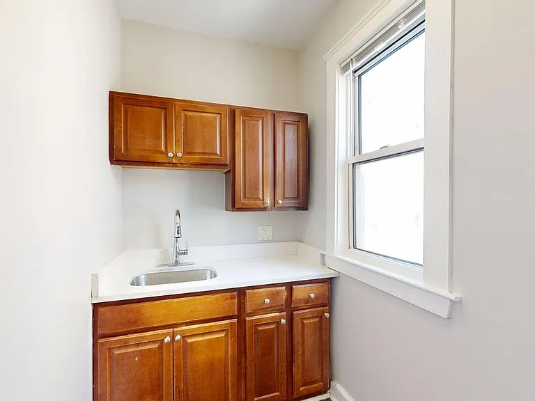 17 Morris St #2 — Photo 9