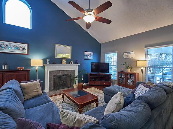 5th image of 5877 Blaverly Dr