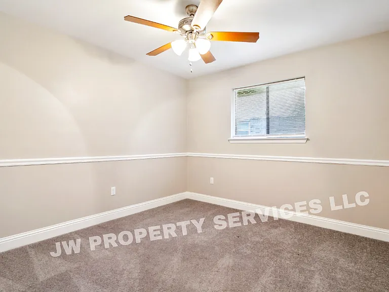 1476 Saint Christopher St — Photo 8