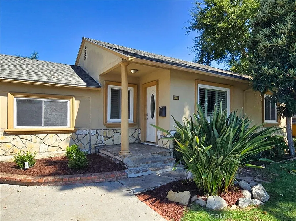 3 bed, 1518 sqft, $4,000 — Photo 2