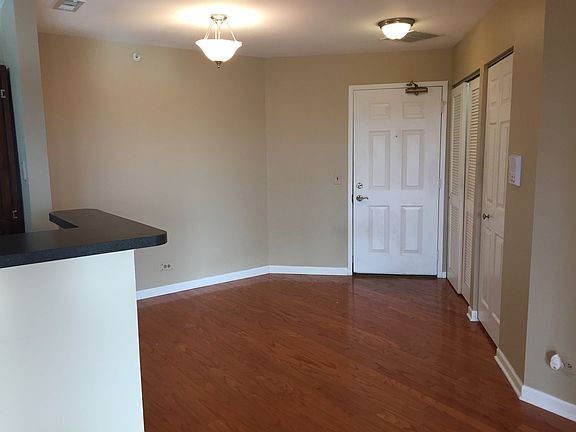 2nd image of 231 W Lynn Dr Unit 5