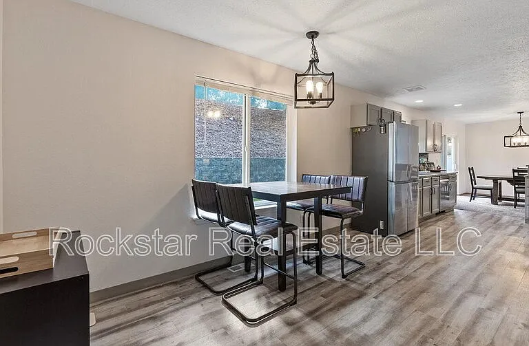 607 W Persimmon Ln — Photo 24