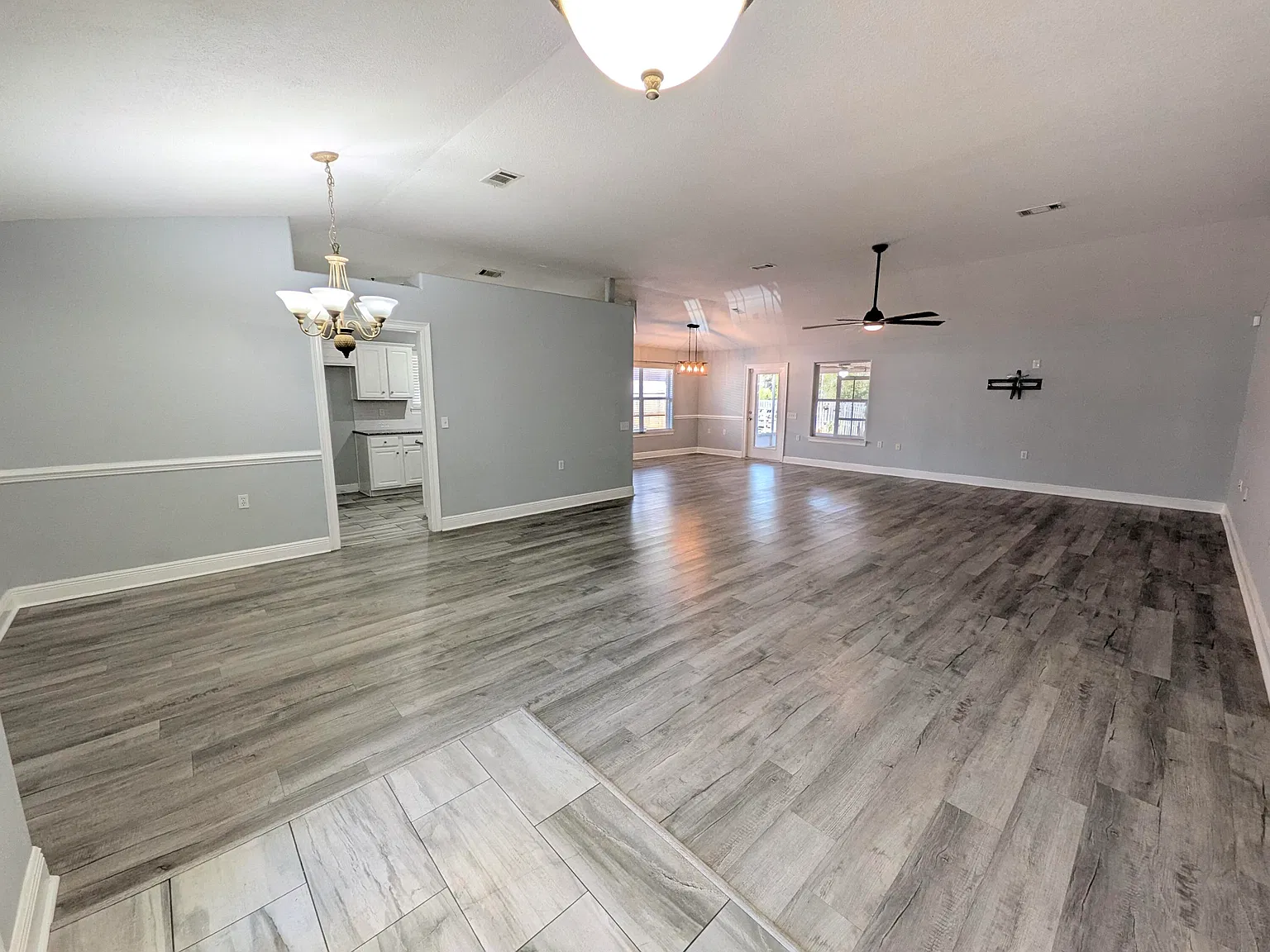 3 bed, 2140 sqft, $2,470 — Photo 3