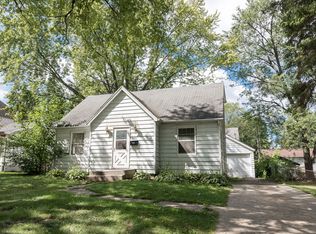 1321 N Webster St, Naperville, IL 60563