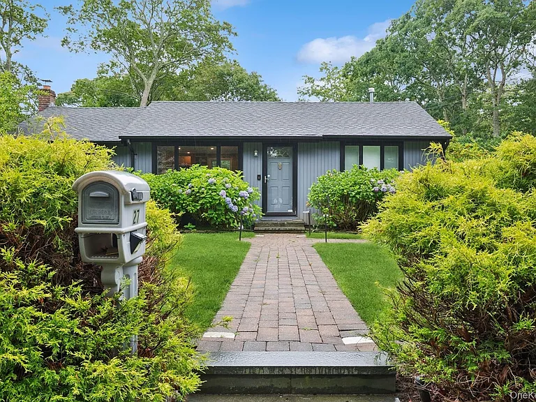 27 Atlantic Ave — Photo 3