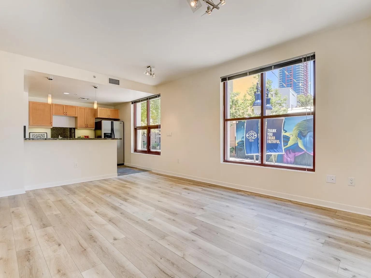2 bed, 1116 sqft, $3,400 — Photo 4