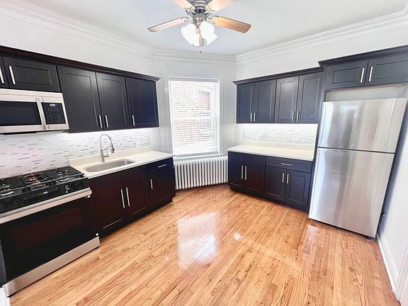 2nd image of 6619 Cermak Rd #2F