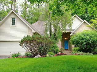 5560 Huron Hills Dr, Commerce Township, MI 48382