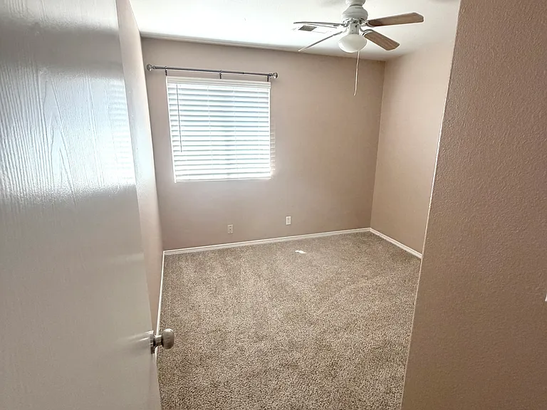 6243 Calle Feliz NW — Photo 15