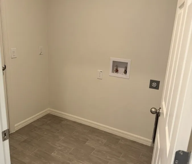 1568 Seeley Cir NW — Photo 6