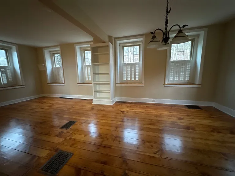 3686 Lower Saucon Rd — Photo 10