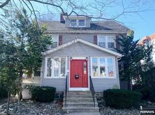 504 Sunset Ter, Ridgefield, NJ 07657