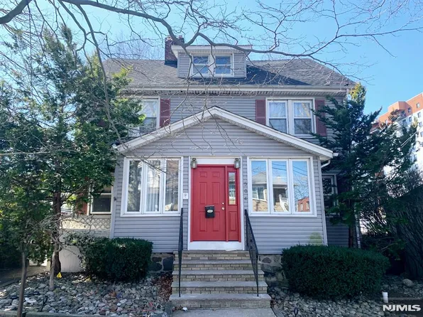 504 Sunset Ter, Ridgefield, NJ 07657