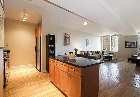 5th image of 252 7th Ave APT 16L