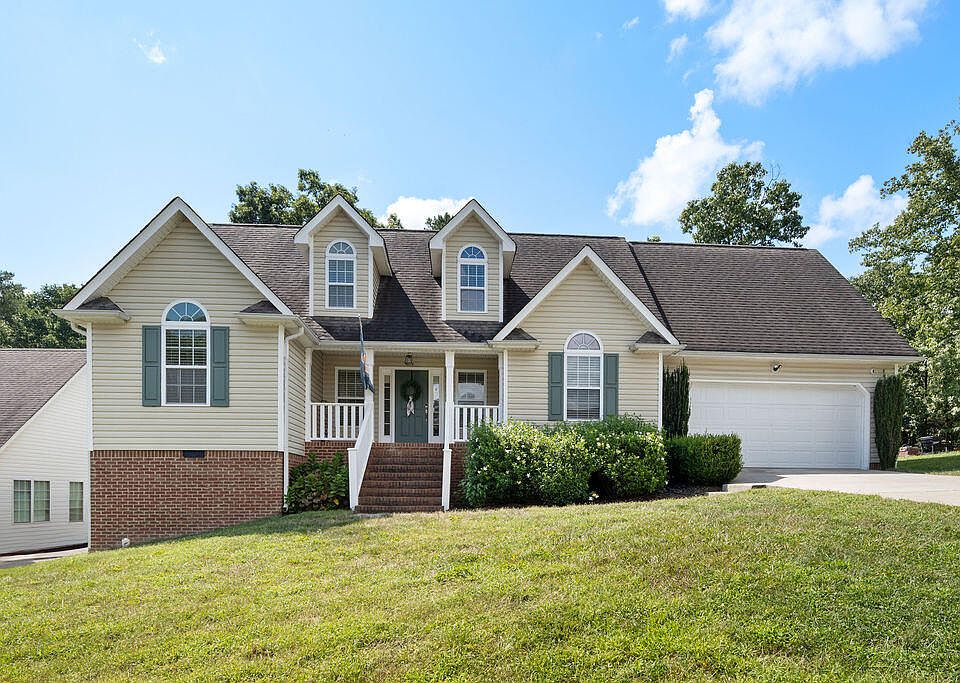 1st image of 633 Hidden Oaks Dr