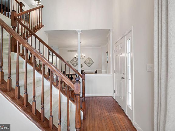 5th image of 27 Forest Gate Ln