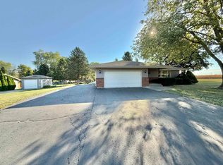 1470 Lamson Dr, Winnebago, IL 61088