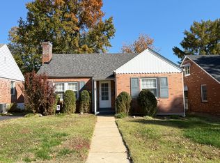 814 Blossom Ln, Saint Louis, MO 63119