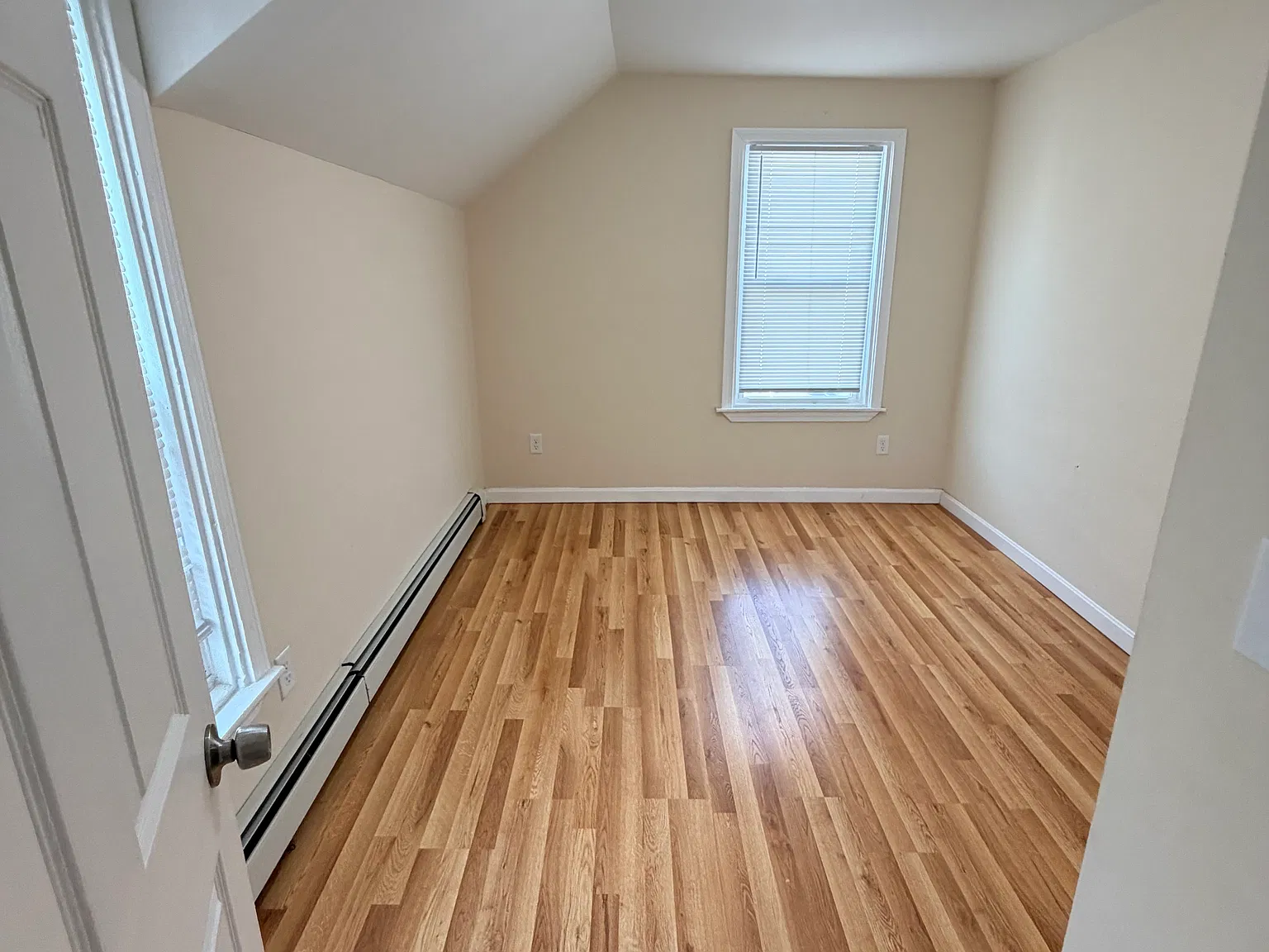 2 bed, 1000 sqft, $1,800 — Photo 4