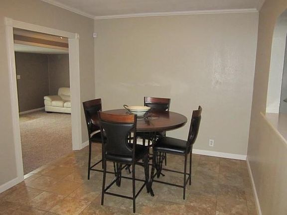 5th image of 2422 Kathleen Ave