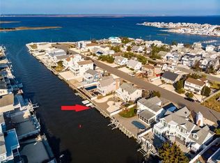 314 W 4th St, Ship Bottom, NJ 08008