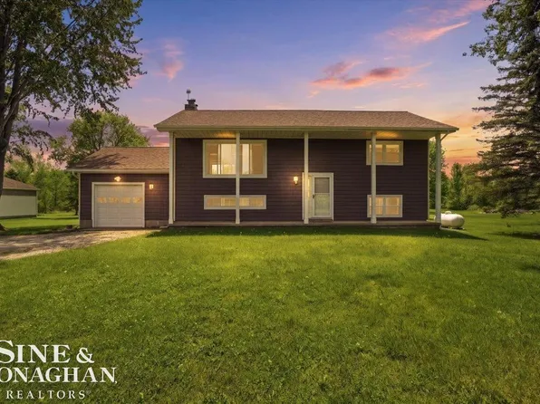 7619 Adair Rd, Casco, MI 48064