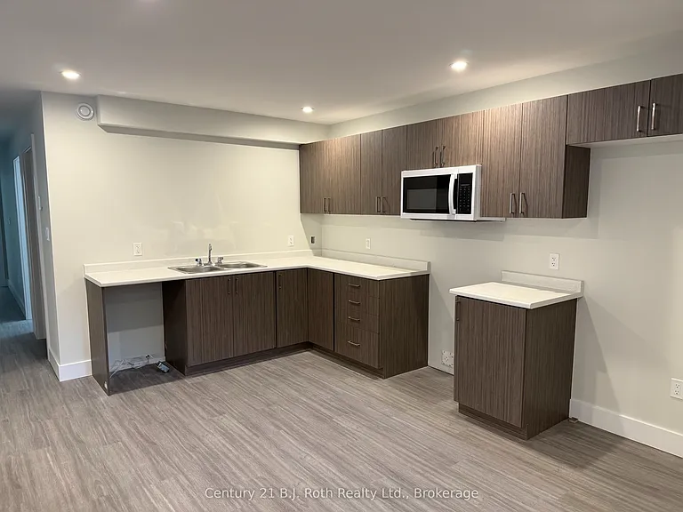 165 Barrie Rd #2 — Photo 9