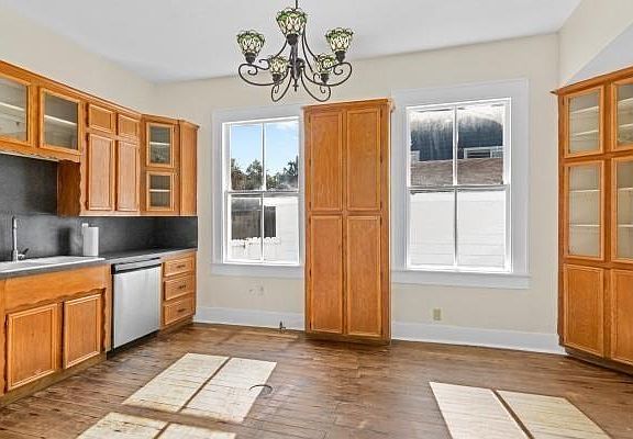 3rd image of 2417 Avenue M