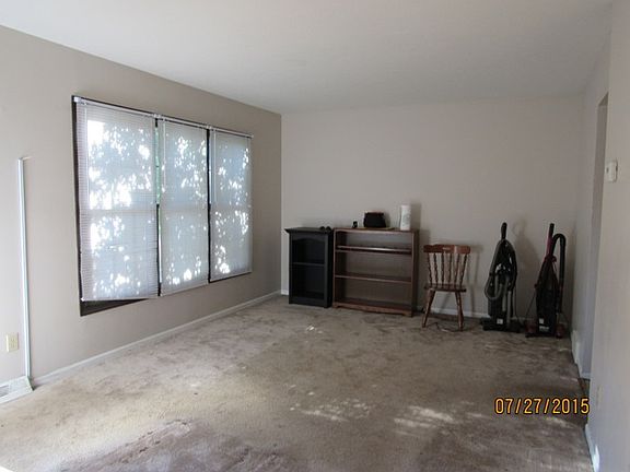 2nd image of 6015 Applecrest Ct #C