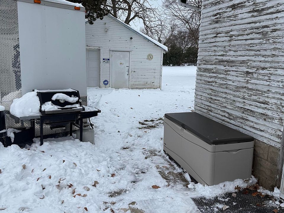 2nd image of 627 Downing Ave