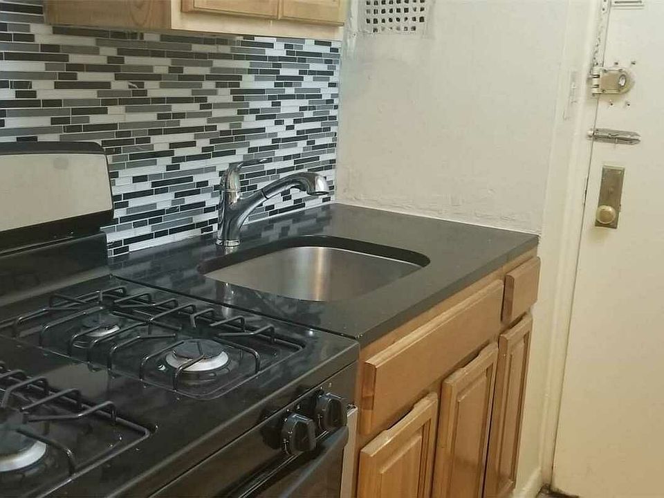 1st image of 8450 169th St APT 118