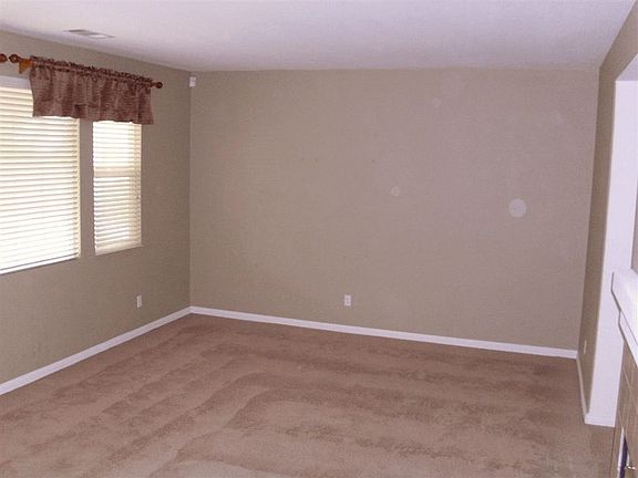 4th image of 23813 Fieldcrest Ln